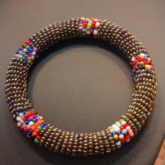 Hand Beaded Masai Bracelet multi-colors - Picture 2 of 5